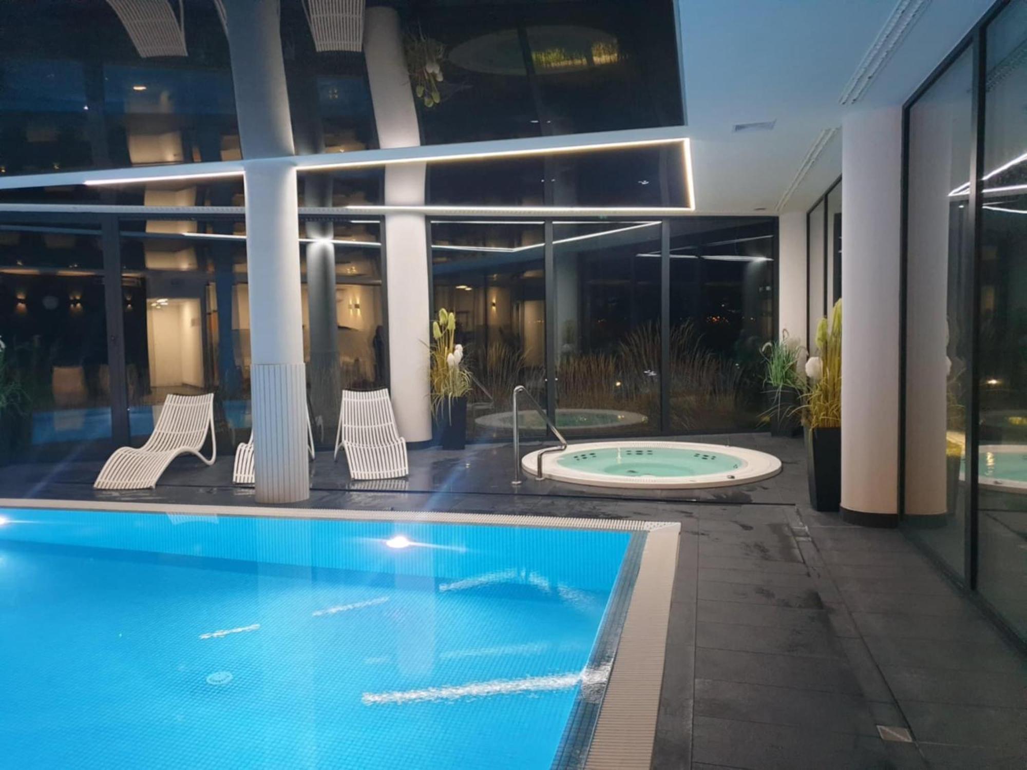 Westin House 113 *